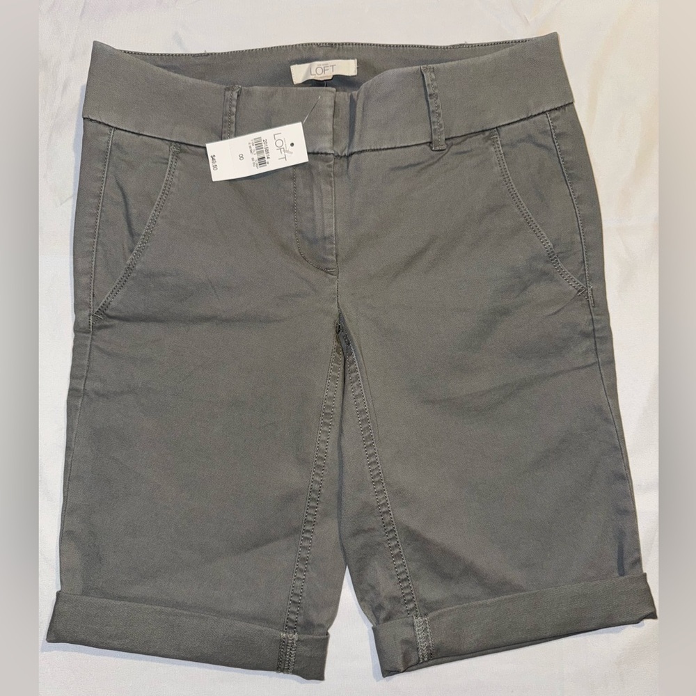 NWT. LOFT Women's Charcoal Gray Bermudas. Size 00